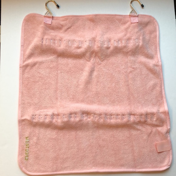 Spectrum Collections Brush Launderette Towel - Picture 8 of 14